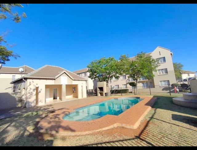 2 BEDROOM TOWNHOUSE FOR SALE IN KLIPPOORTJIE